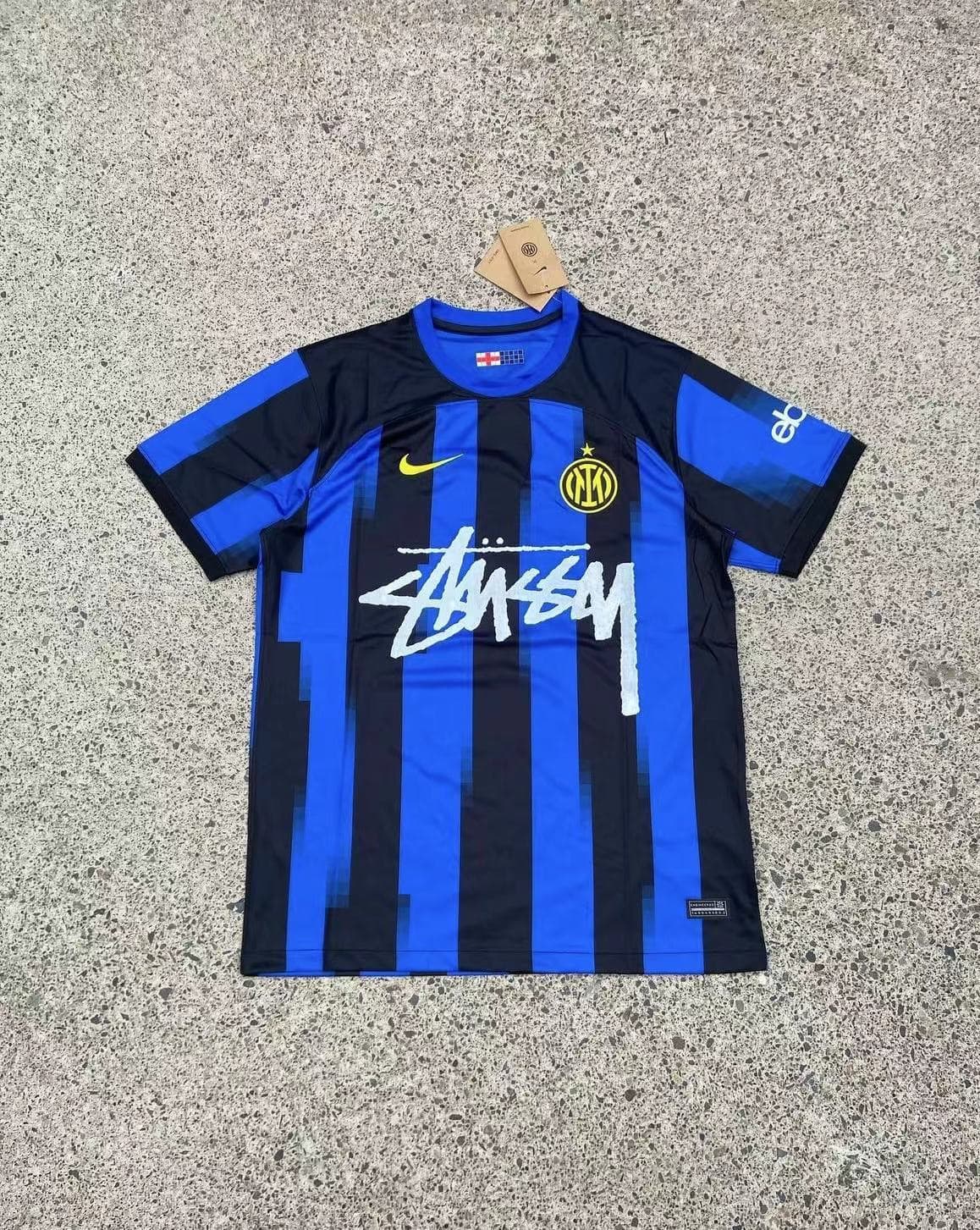 Stussy × Inter Milan Domicile 2023/2024 — vue 1
